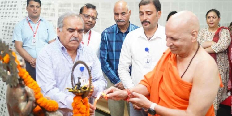 एसजीआरआरयू में योग दर्शन पर मंथन को जुटे योग शोधार्थी, देश के 15 राज्यों से 500 शोधार्थियों ने किया प्रतिभाग