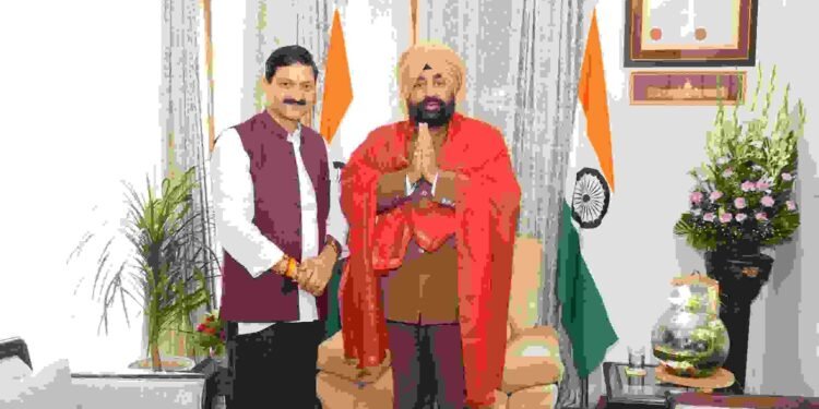 प्रदेश के राज्यपाल से बीकेटीसी अध्यक्ष अजेंद्र ने की शिष्टाचार भेंट, यात्रा व्यवस्थाओं की दी जानकारी