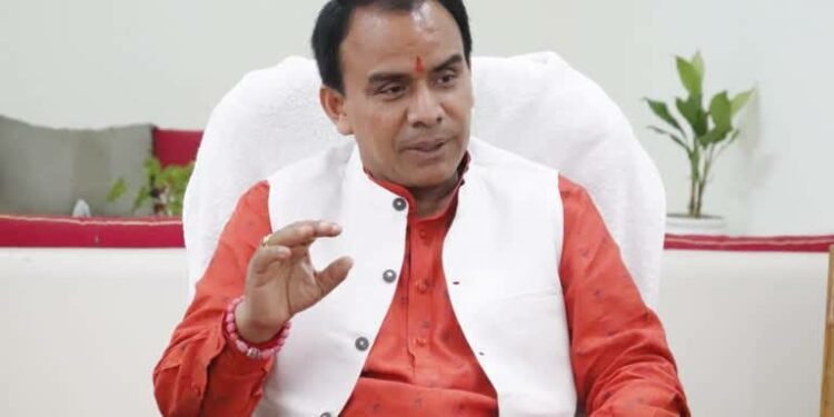 डेंगू रोकथाम को प्रभावी कदम उठायें सीएमओ, स्वास्थ्य मंत्री ने जनता से भी की आगामी दो माह तक डेंगू के प्रति सतर्क रहने की अपील