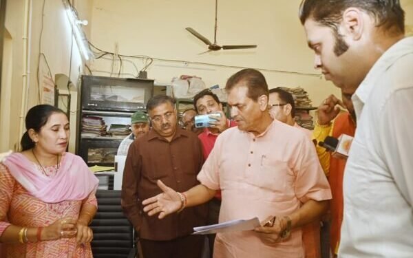 शहरी विकास मंत्री डॉ. प्रेमचंद अग्रवाल ने नगर निगम हरिद्वार के निर्माणाधीन कार्यालय भवन का किया स्थलीय निरीक्षण, दिए ये निर्देश..