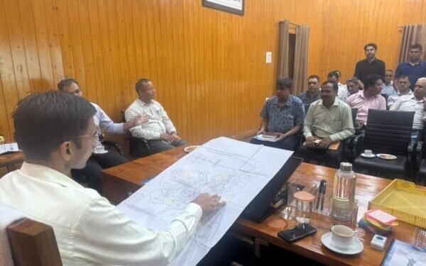 नवनियुक्त डीएम सविन बंसल शहर में सफाई एवं सुगम व्यवस्था को लेकर गंभीर, नगर निगम परिसर में मैकेनाईज पार्किंग बनाने की कवायद शुरू करने के दिए निर्देश