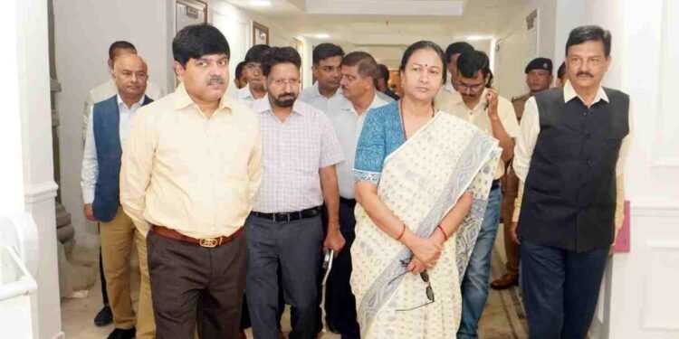 मुख्य सचिव ने ‘‘ उत्तराखण्ड निवास’’ की तैयारियों का लिया जायजा, 06 नवम्बर, 2024 को होगा उत्तराखण्ड निवास का शुभारम्भ