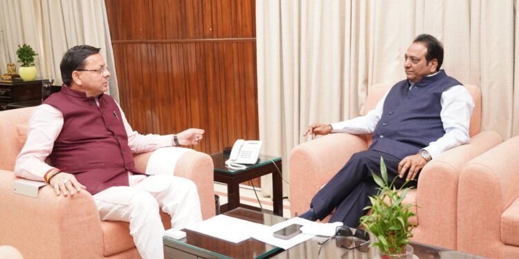 सीएम धामी ने जन प्रतिनिधियों को प्रदान किए जाने वाले प्रोटोकॉल के संबंध में एसओपी जारी करने के लिए मुख्य सचिव को दिए निर्देश