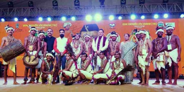 राज्य जनजातीय शोध संस्थान द्वारा आयोजित ’आदि गौरव महोत्सव’ कार्यक्रम में सीएम ने किया प्रतिभाग, कहा – हर साल आयोजित किया जाएगा जनजातीय विज्ञान महोत्सव