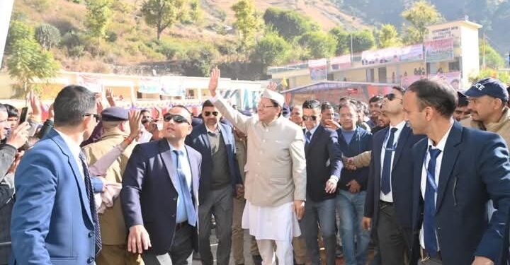 सीएम ने जौनपुर क्रीड़ा एवं सांस्कृतिक विकास महोत्सव में किया प्रतिभाग, कई घोषणाएं कर क्षेत्रवासियों को दी विकास की सौगात