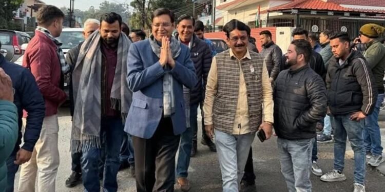 कांग्रेस मेयर प्रत्याशी विरेन्द्र पोखरियाल और पार्षद प्रत्याशियों के प्रचार में उतरे प्रीतम सिंह