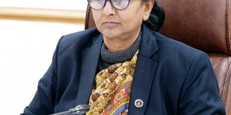 योजनाओं की आउटपुट माॅनिटरिंग करे जिलाधिकारी – मुख्य सचिव राधा रतूड़ी