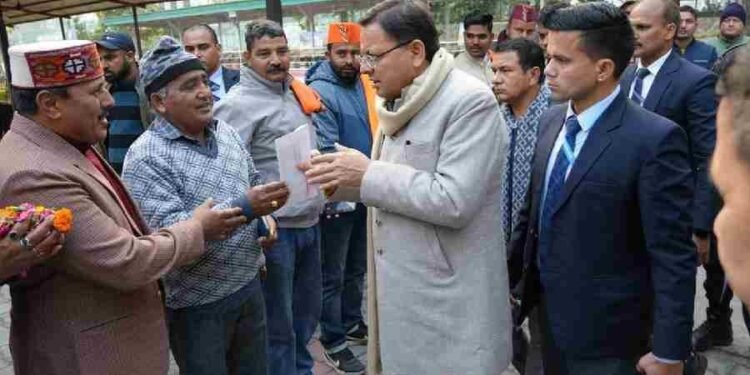 मुख्यमंत्री ने कैम्प कार्यालय लोहियाहेड, खटीमा में जनता से किया संवाद, सुनी जनसमस्याएं..