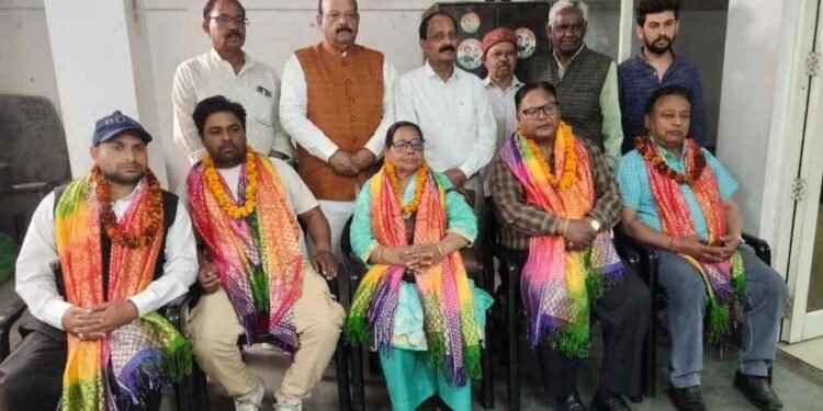 विश्व रंगमंच दिवस पर देहरादून के रंगकर्मियों का सम्मान