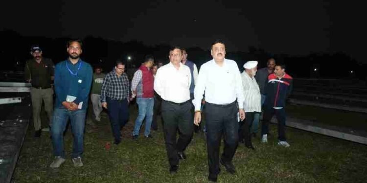 उत्तराखंड के रजत जयंती समारोह में प्रधानमंत्री के प्रस्तावित भ्रमण कार्यक्रम की तैयारियां जोरों पर, गढ़वाल आयुक्त और डीजी सूचना बंशीधर तिवारी ने कार्यक्रम की व्यवस्थाओं का लिया जायजा