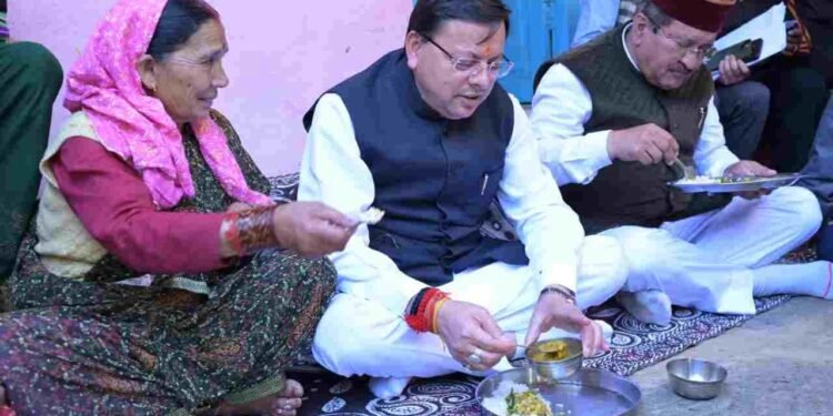 लोकपर्व इगास पर रुद्रप्रयाग के आपदा प्रभावित परिवारों के बीच पहुँचे सीएम धामी, मुख्यमंत्री ने किया आपदा प्रभावित क्षेत्र भौंर का स्थलीय निरीक्षण